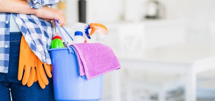 Endüstriyel Ekipman Temizliğinde Ön İşlem Çözeltisi Nasıl Hazırlanır?